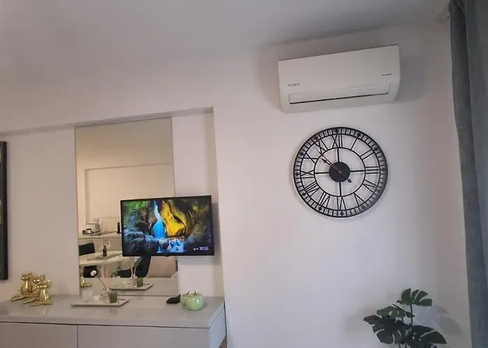 Lazuli Center 161 - 100 M From The