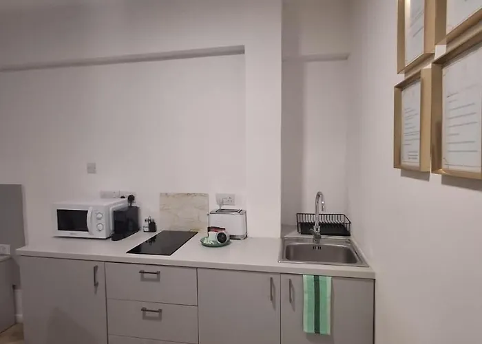 Lazuli Center 161 - 100 M From The